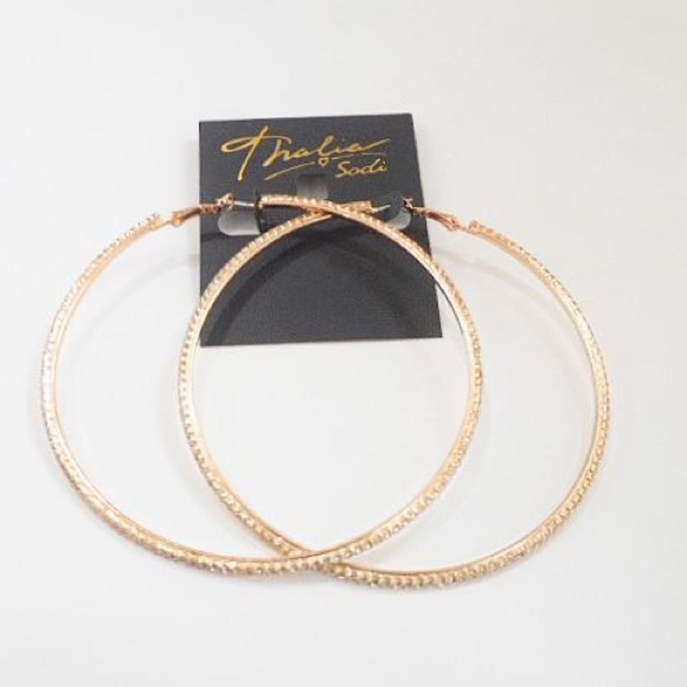 Gold hoop earrings from Thalia Sodi